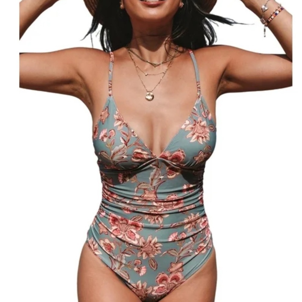Cupshe Green and Pink One Piece Swimwear with Floral Design